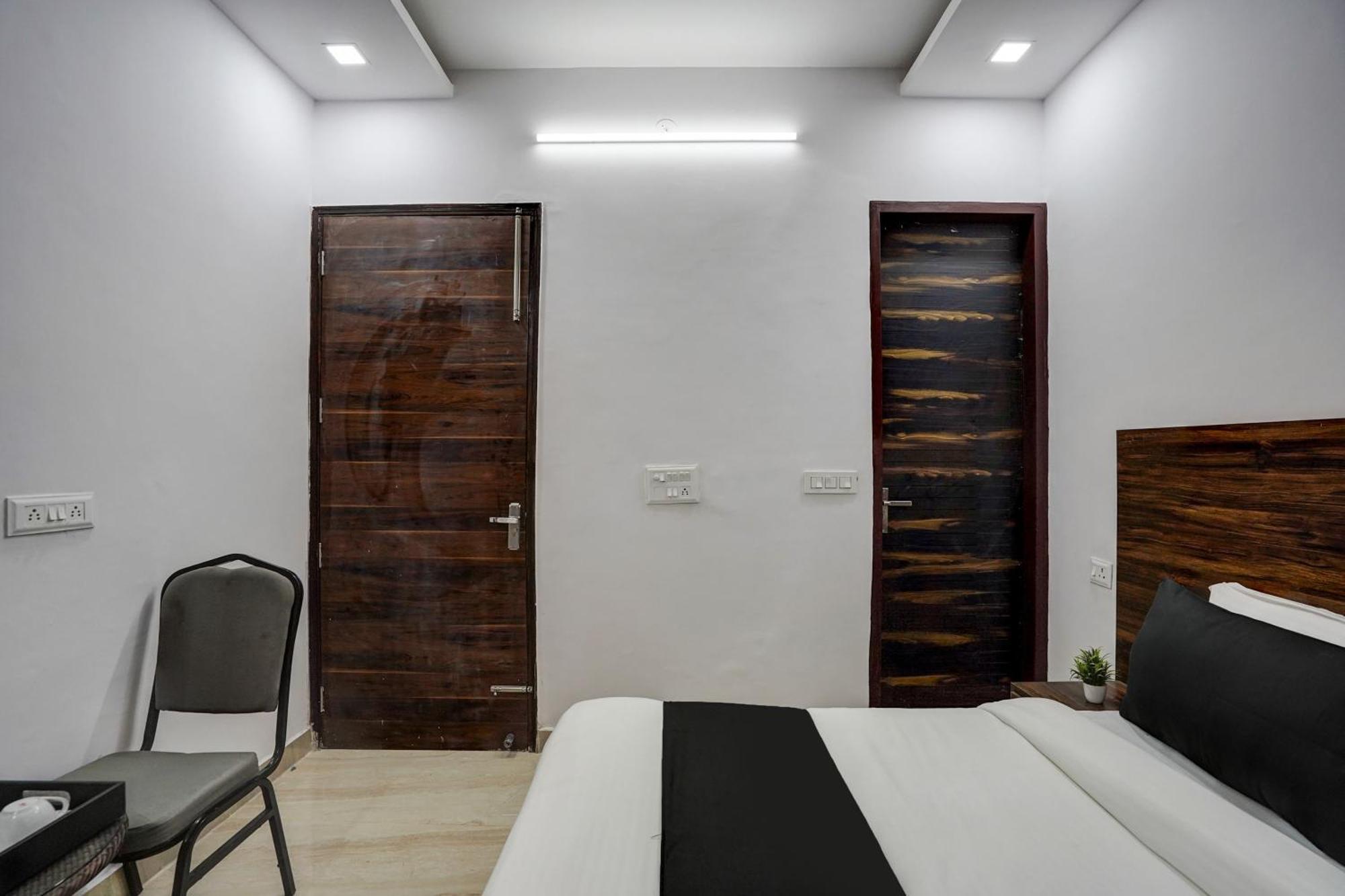 Townhouse Cloud Bay Otel Gurgaon Dış mekan fotoğraf