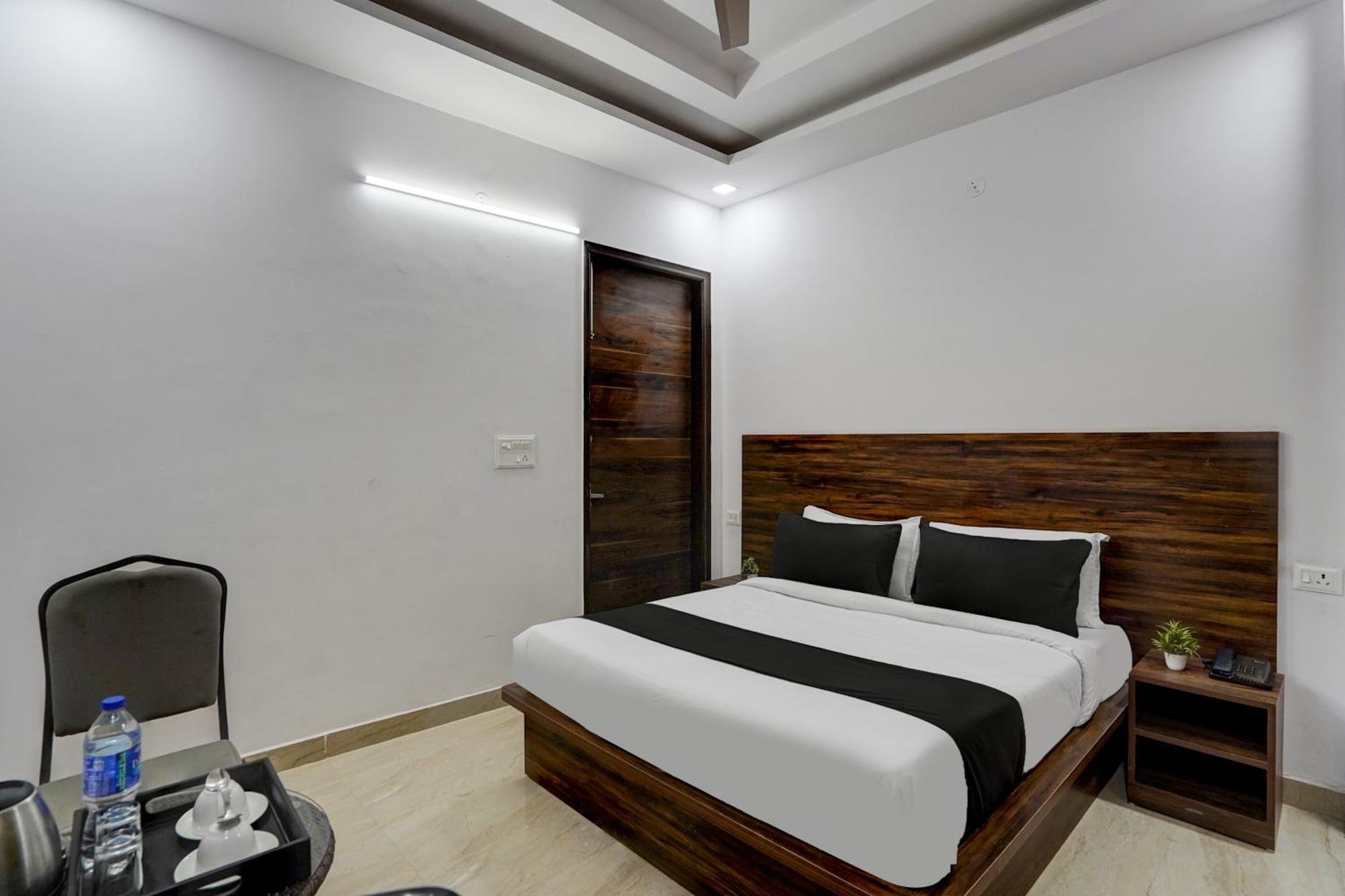 Townhouse Cloud Bay Otel Gurgaon Dış mekan fotoğraf