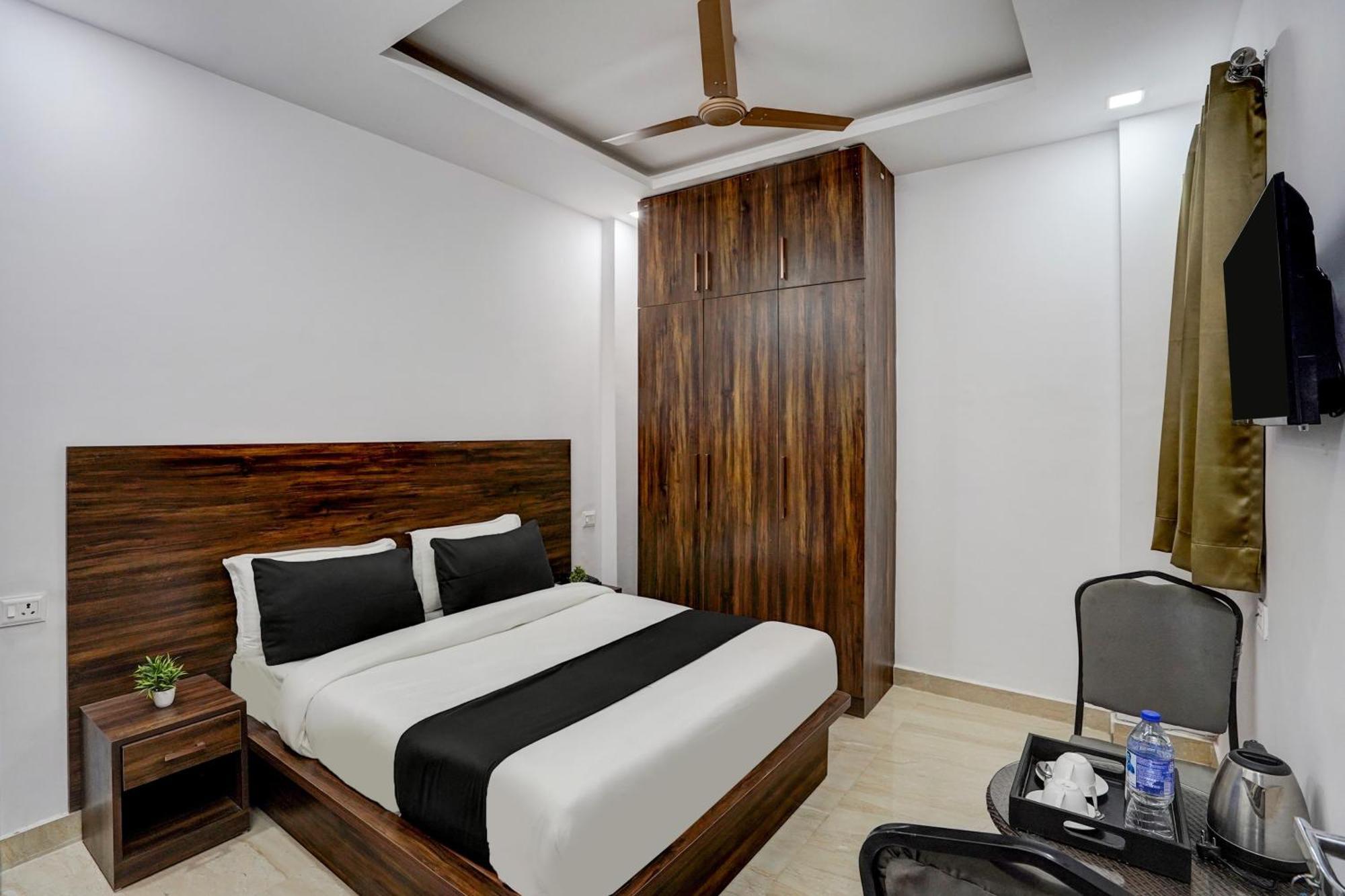 Townhouse Cloud Bay Otel Gurgaon Dış mekan fotoğraf