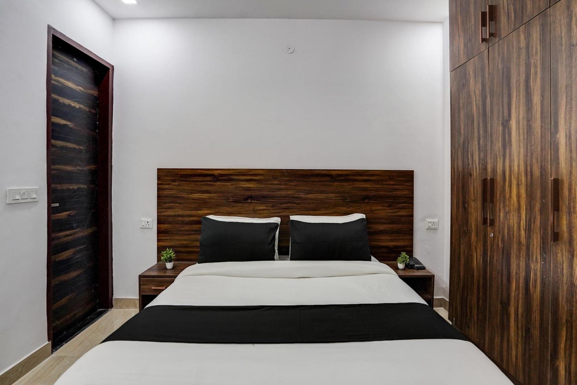 Townhouse Cloud Bay Otel Gurgaon Dış mekan fotoğraf