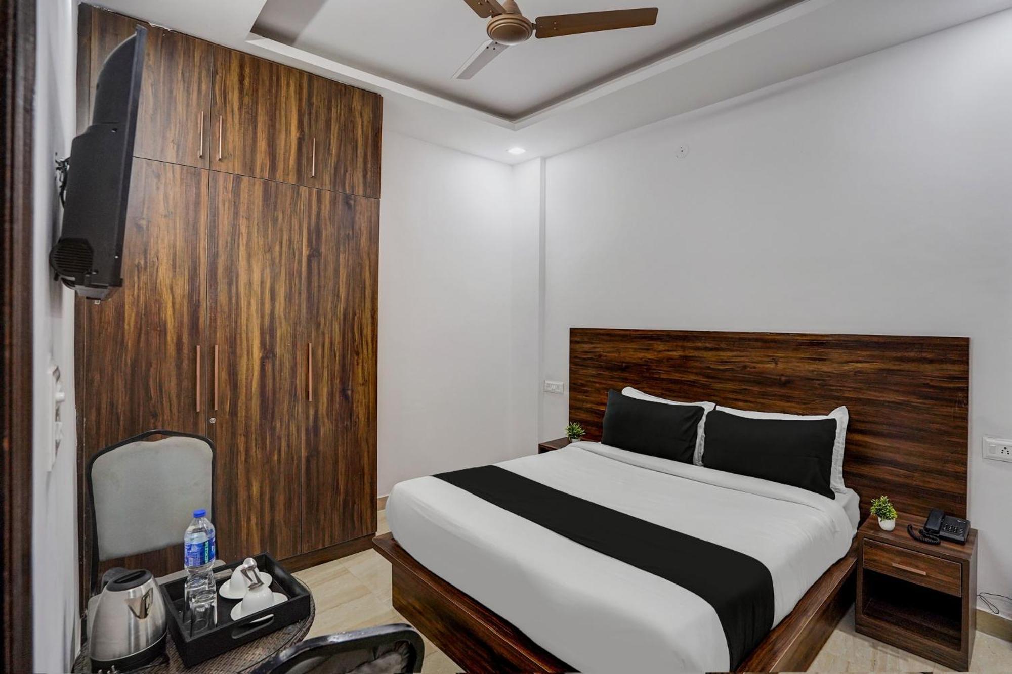 Townhouse Cloud Bay Otel Gurgaon Dış mekan fotoğraf